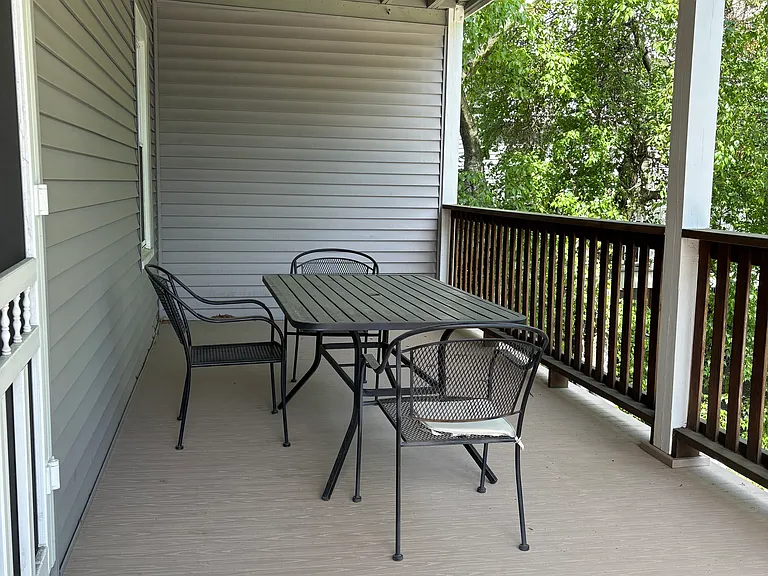 632 E 7th St #2 — Photo 14