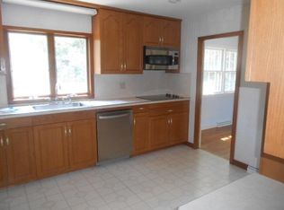 28 Fairview Dr, Flemington, NJ 08822