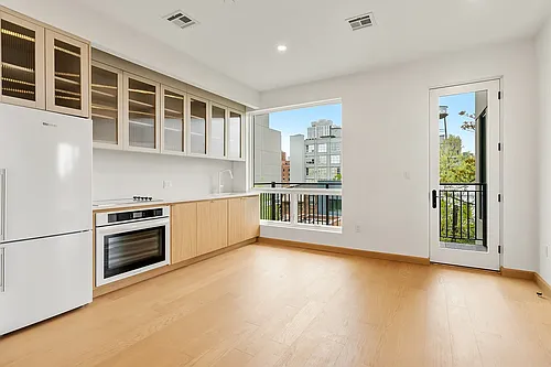 75 Calyer St Photo 1