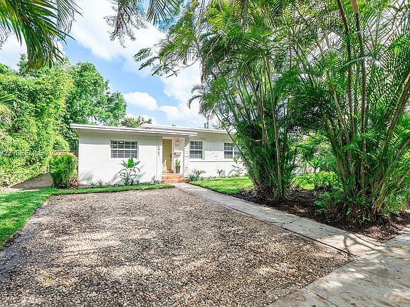 3rd image of 5961 SW 46th Ter