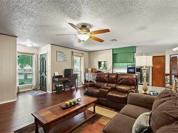 4th image of 107 Woodland Dr