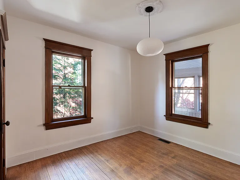 7 Brewster St #2 — Photo 6