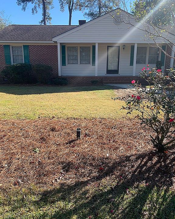 1st image of 208 Pinewood Dr