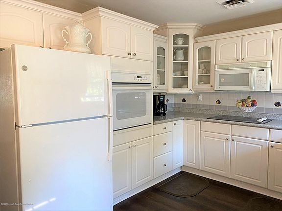 2nd image of 371A Portsmouth Dr #1001