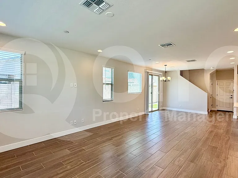 8261 E Impala Ave — Photo 8