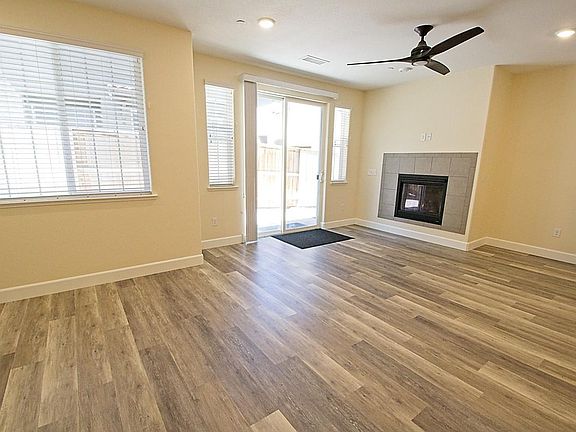 2nd image of 1845 Dark Horse Rd Unit B