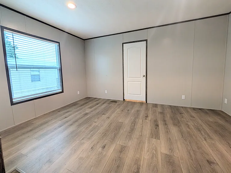 121 Black Walnut — Photo 10
