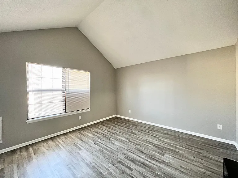 8609 Holmes Rd #301 — Photo 3
