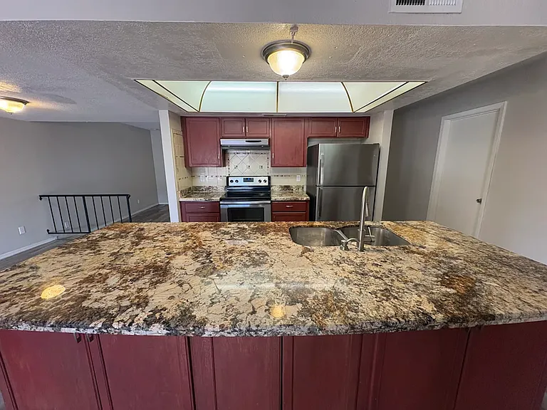5630 W Vogel Ave — Photo 12