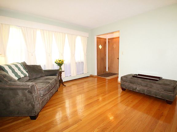 5th image of 36 N Martin Ave