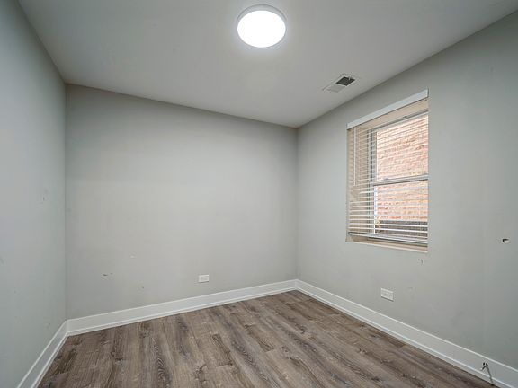 3rd image of 2237 S Sacramento Ave #2