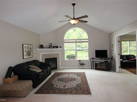 5th image of 134 Shaw Dr