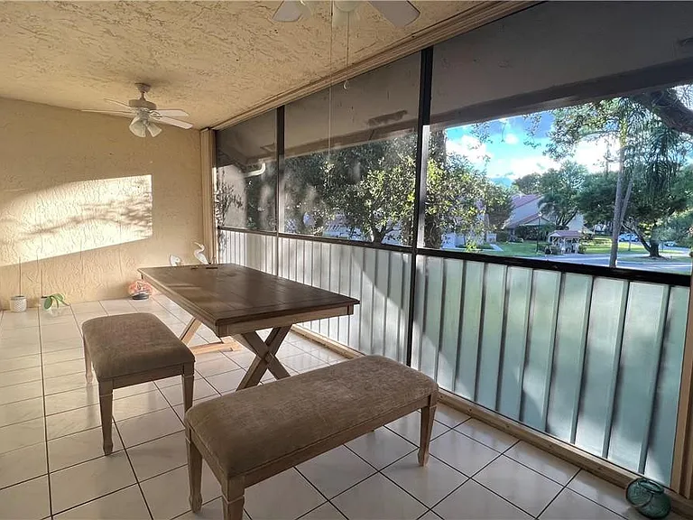 5580 Coach House Cir #F — Photo 13