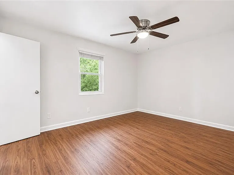 3203 E Point St #4 — Photo 10