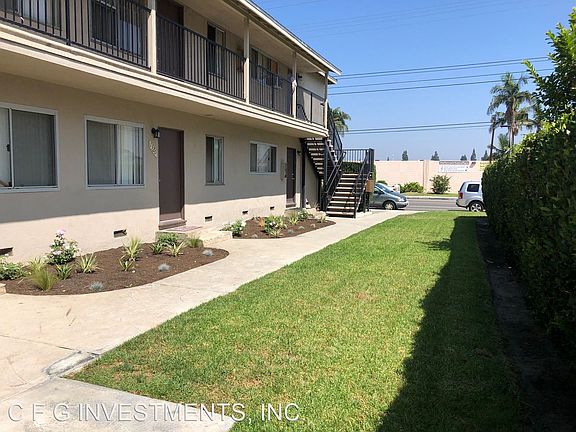 3rd image of 1322 W Valencia Dr #11391031