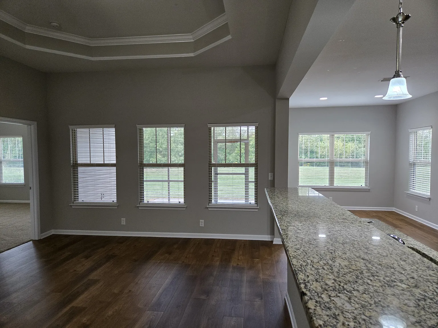 3 bed, 1624 sqft, $2,245 — Photo 4
