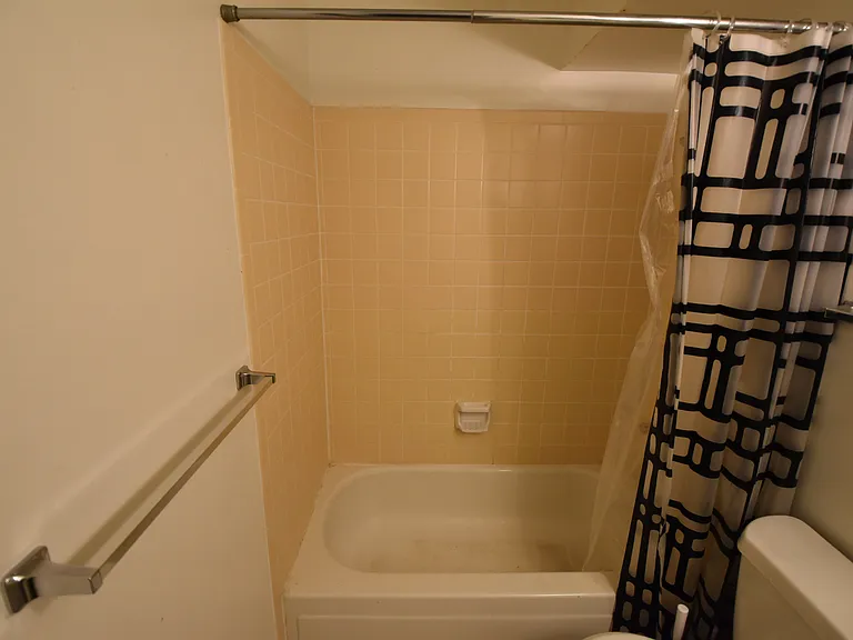 1050 Mazatlan Cir #C — Photo 17