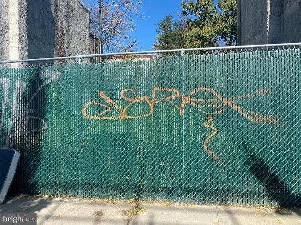 5421 Market St, Philadelphia, PA 19139