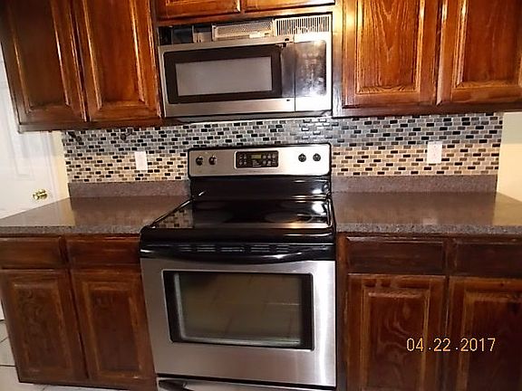 5th image of 404 Brookover Cir