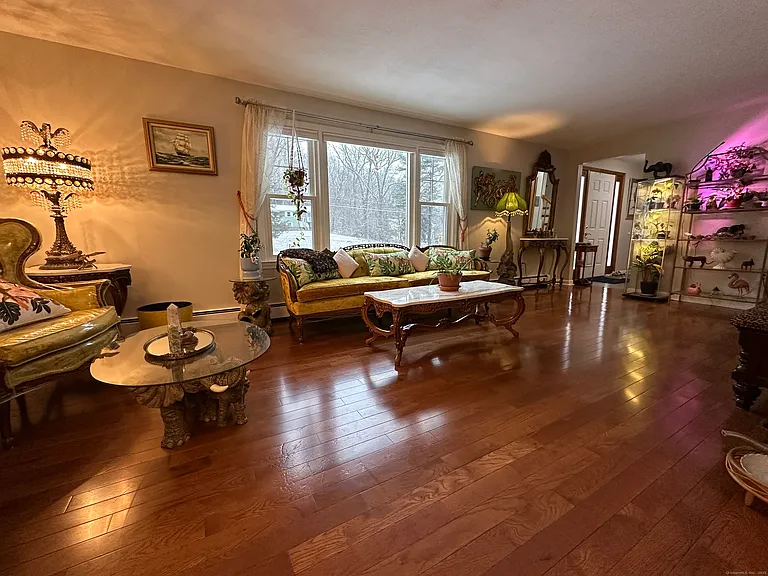 37 Partridge Hollow Rd — Photo 2