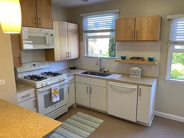 1st image of 1088 Elkgrove Ave #1