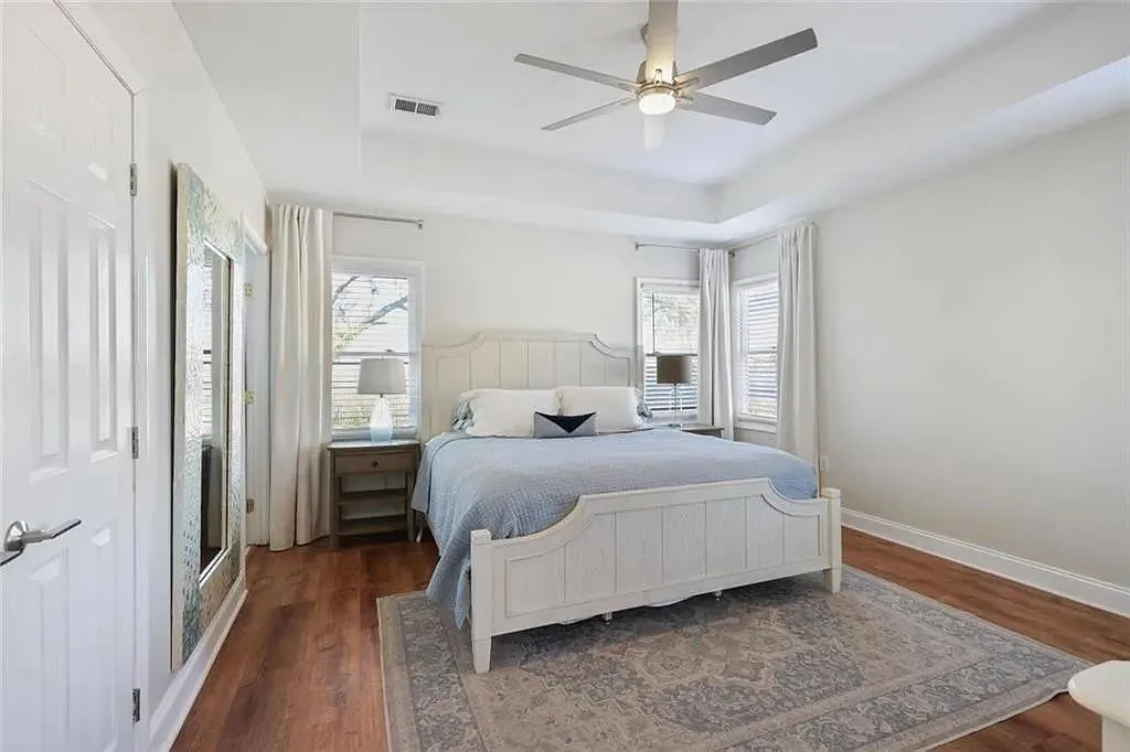 5 bed, 2944 sqft, $3,200 — Photo 4