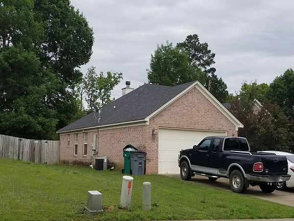 4th image of 4012 Stoneybrook Dr