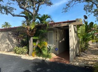 8424 Dundee Ter, Miami Lakes, FL 33016