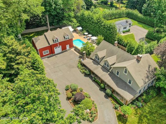 2024 Stratfield Rd, Fairfield, CT 06825