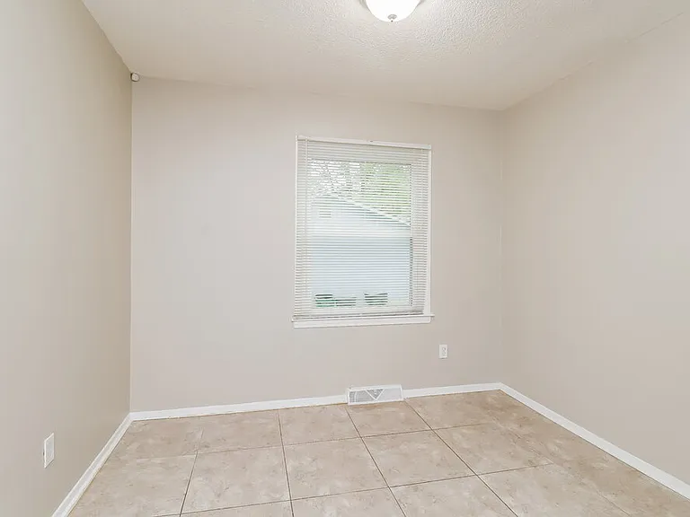 4121 Carlyle Dr — Photo 8