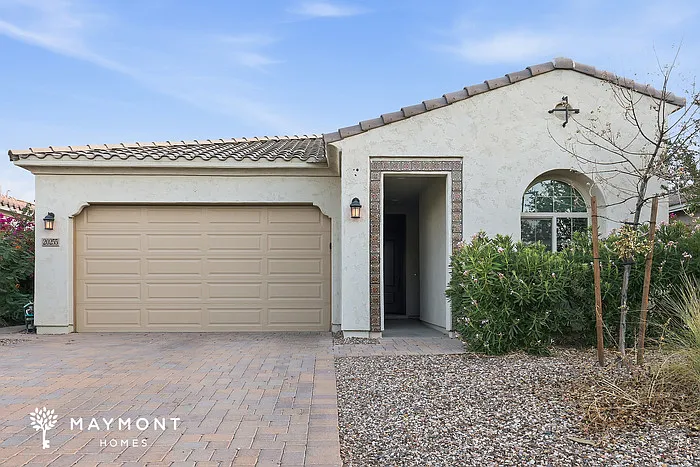 3 bed, 3.0 bath, 1895 sqft, $2,045 — Photo 2