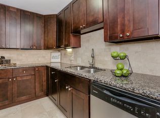 8514 Sonneville Dr, Houston, TX 77080