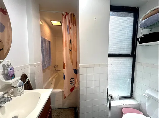 Rented by KNOCKKNOCK LLC | media 8