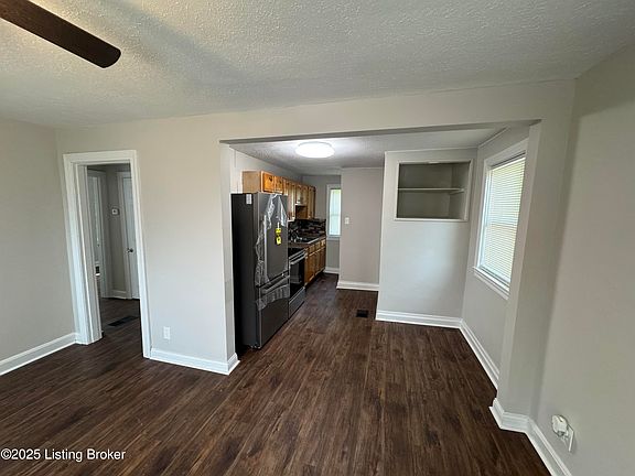 4th image of 1408 Wurtele Ave