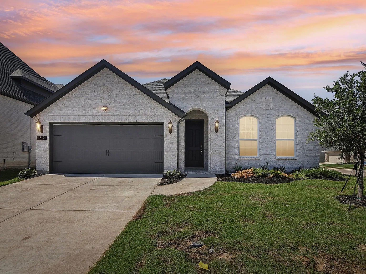3 bed, 2120 sqft, $2,450 — Photo 1