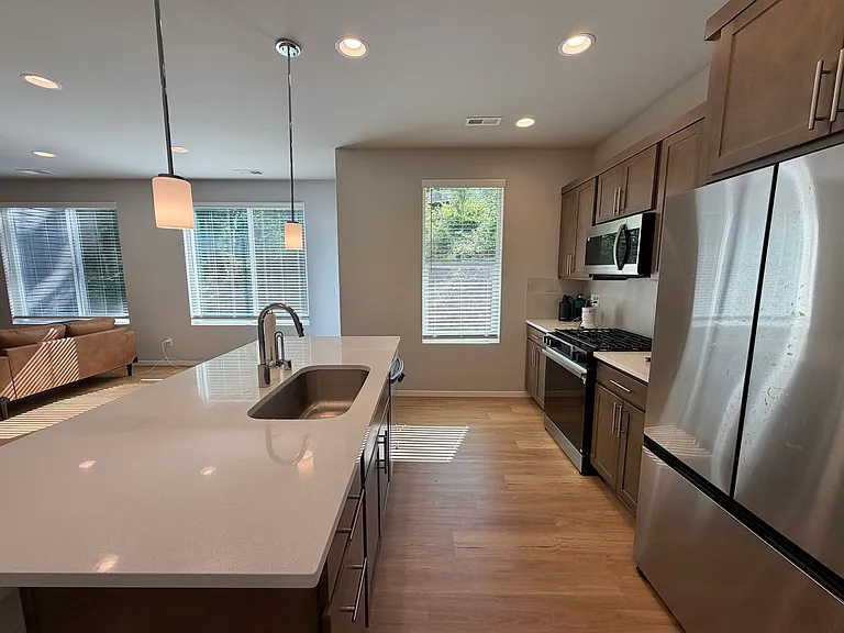 5738 Hawks Landing Pl NE — Photo 6
