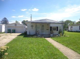 702 Brookfield Dr, New Carlisle, OH 45344
