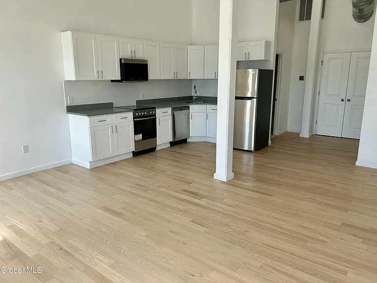 155 River St #5D — Photo 8