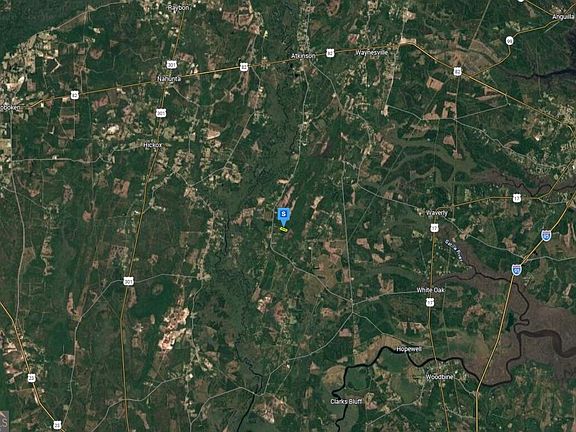 3rd image of 901 Chimney Rock Rd