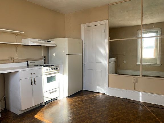 2nd image of 1416 N 2nd St APT 3