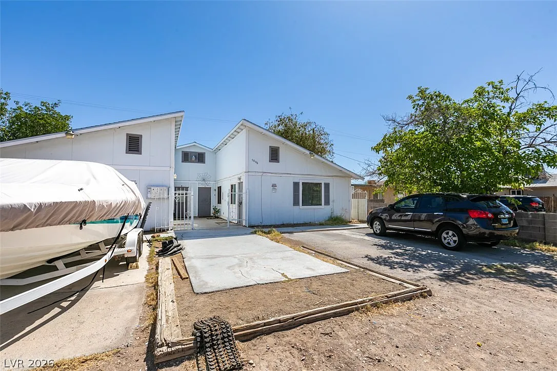 1 bed, 1.0 bath, 1960 sqft, $795 — Photo 3