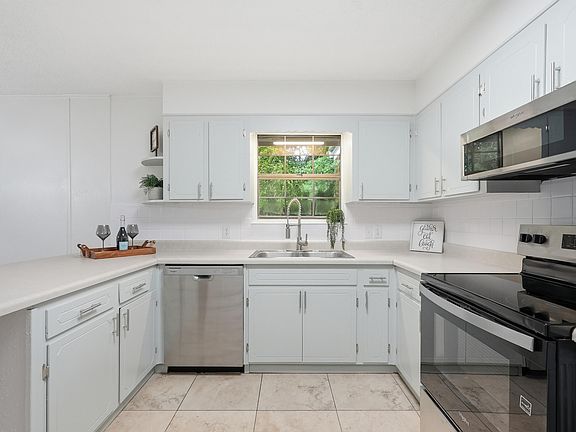 4th image of 5516 Royal St