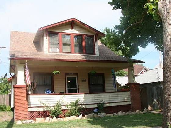 1st image of 110 S Phillips Ave