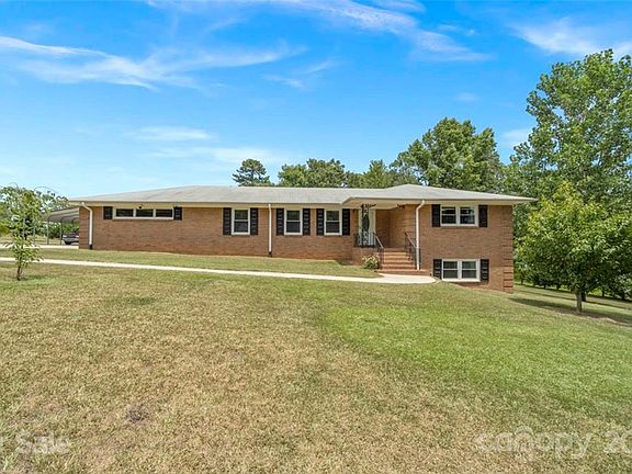 2nd image of 1918 W Laporte Dr