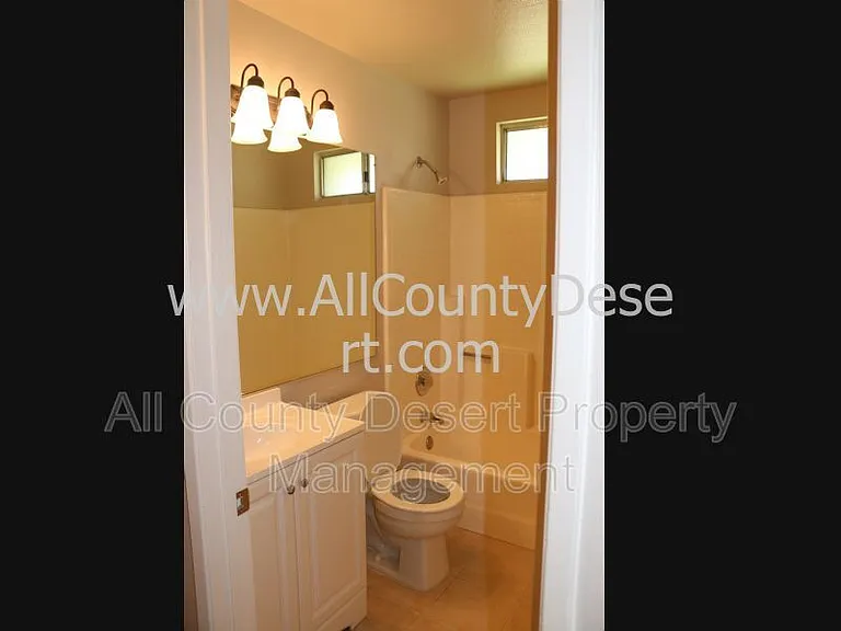 52020 Avenida Mendoza — Photo 10