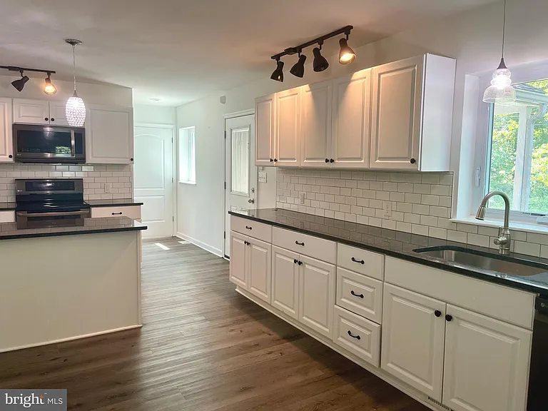 3009 Frenchtown Rd — Photo 7