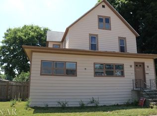 223 N Jackson St, Clinton, IL 61727