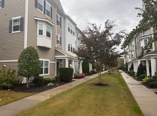 1652 Perla Dr, Virginia Beach, VA 23456