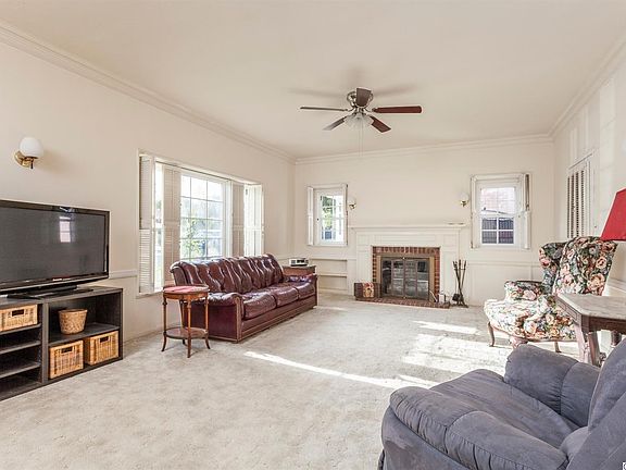 3rd image of 378 Bonita Ave