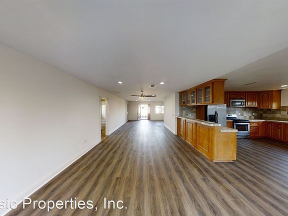 5th image of 4788-90 N 63rd St